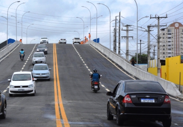 Via lateral das avenidas Maria Quitéria e Fraga Maia será interditada neste domingo (27)